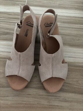 Clarks Helio Taupe Suede Open-Toe Slingback Wedge Heels 9